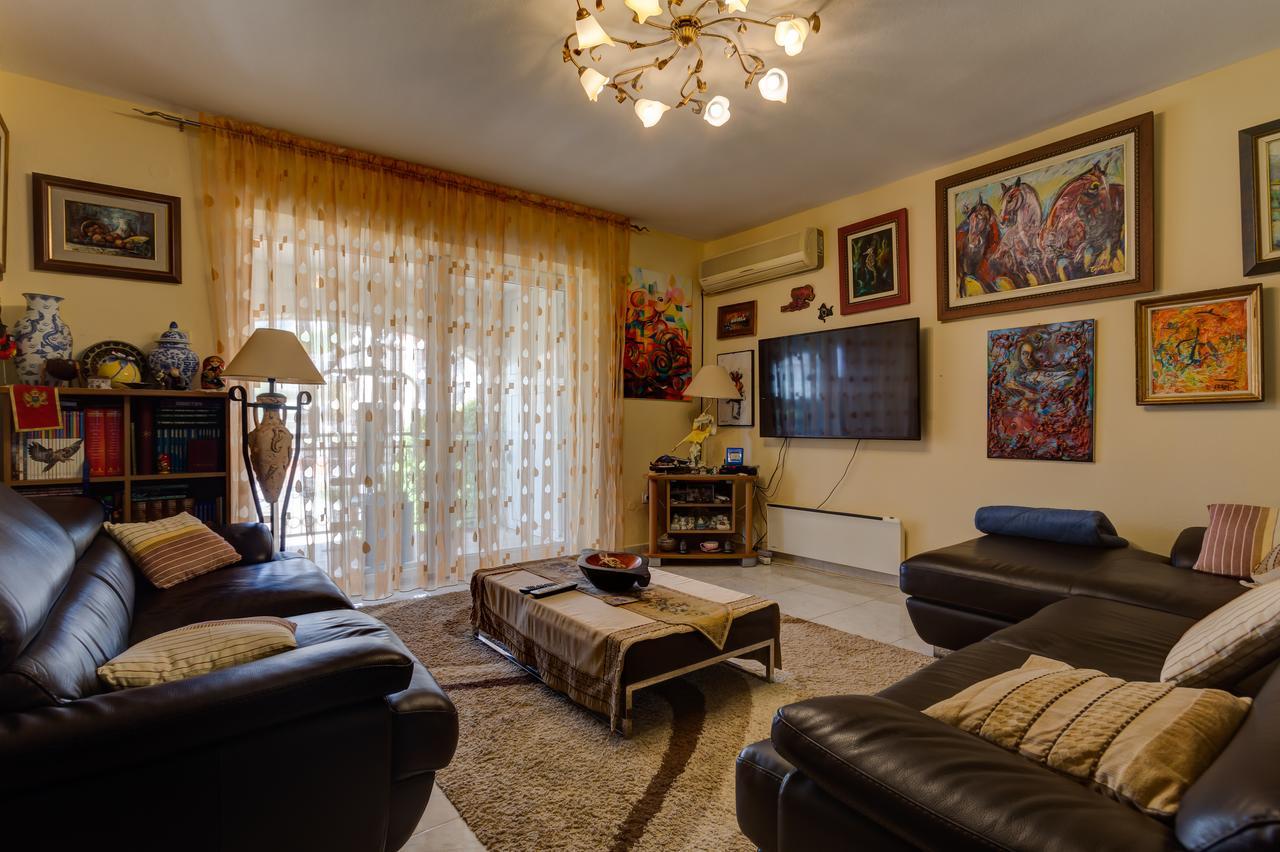 Apartments Varja Свети Стефан Екстериор снимка